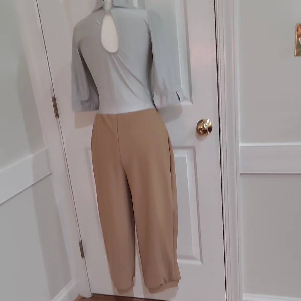 Awish Come True Two-Tone Women’s Jumpsuit in Light Gray and Tan - Picture 10 of 11